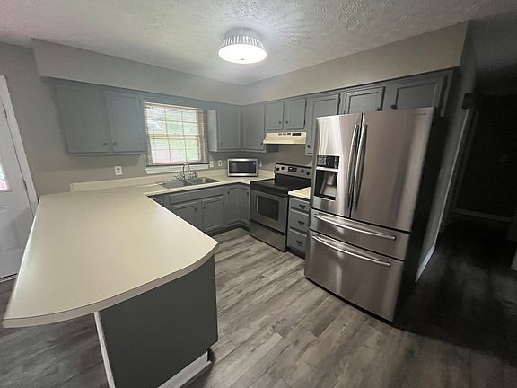 2nd image of 152 Heritage Ave