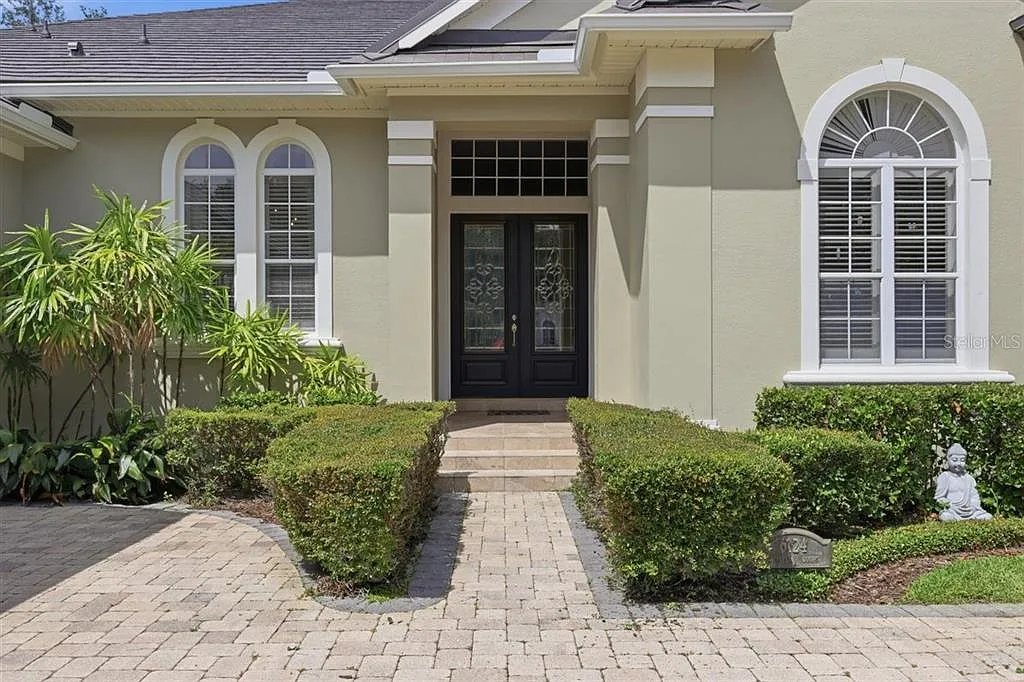 4 bed, 3.0 bath, 2887 sqft, $5,200 — Photo 2