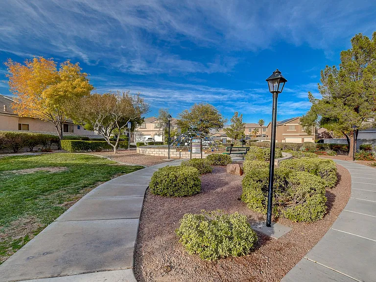 8224 Strawberry Spring St — Photo 40