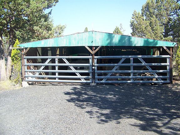 3rd image of 6742 SE Scenic Dr