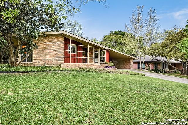 1st image of 2018 Edgehill Dr