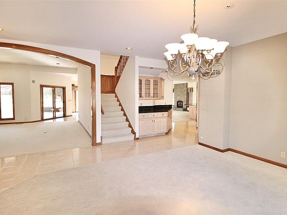 5th image of 49A Willowbrook St
