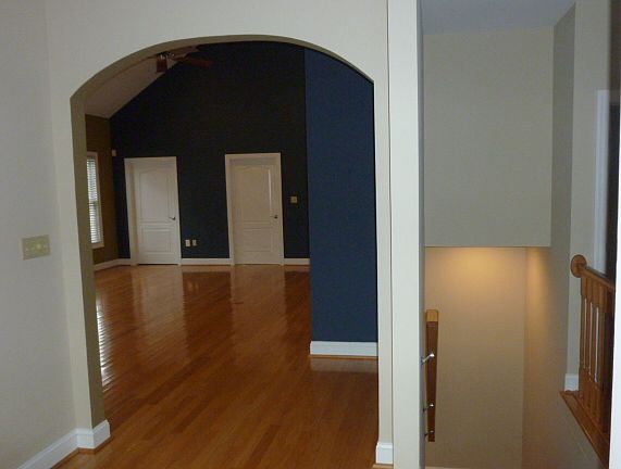 4th image of 1161 Cranberry Ct