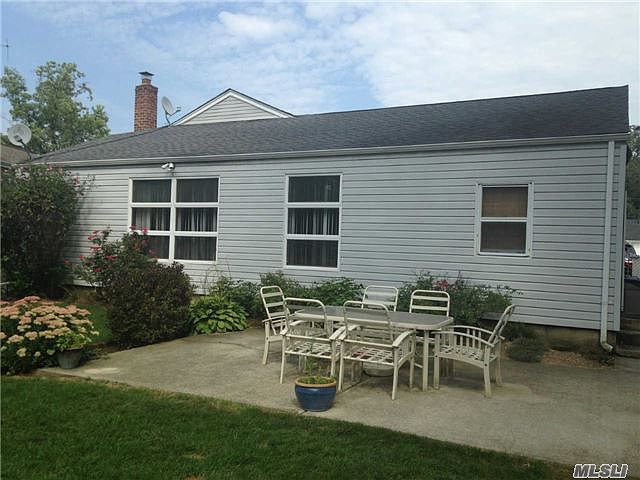 2nd image of 1296 Greenbriar Ln