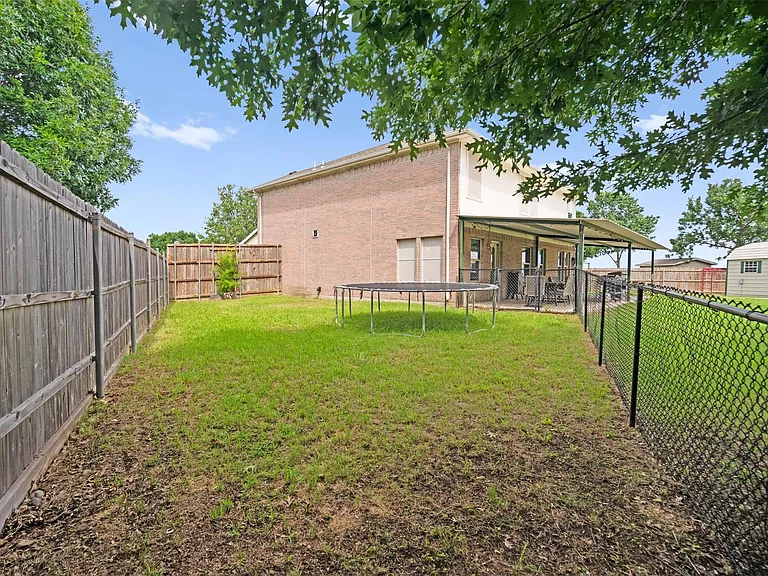 921 Zoe St — Photo 35