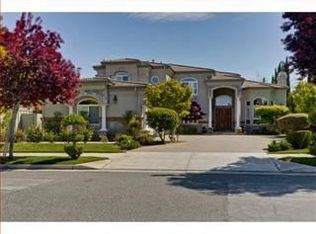 22360 Santa Paula Ave, Cupertino, CA 95014