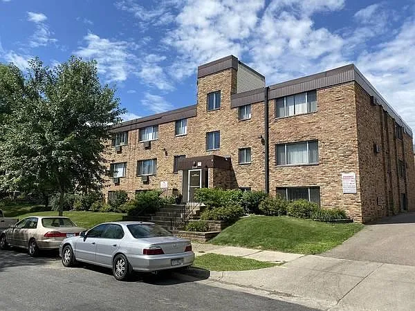 2100 Aldrich Ave S #104 — Photo 1
