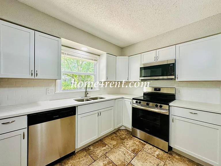 7421 Hardy Ave — Photo 14