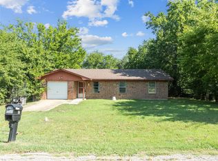 705 Burnett St, Wills Point, TX 75169