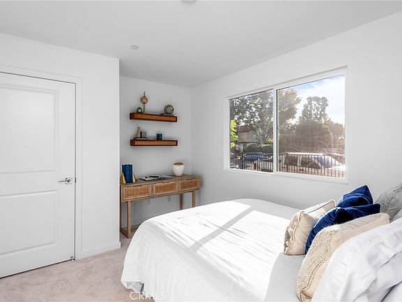 3rd image of 1114 Santo Antonio Dr