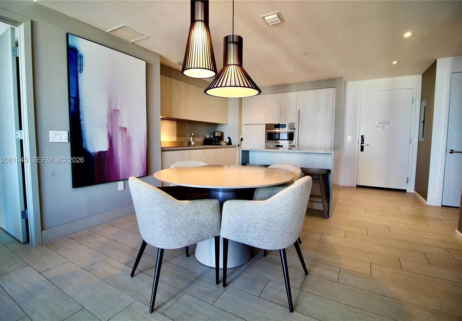 2 bed, 2.0 bath, 1054 sqft, $6,500 — Photo 4