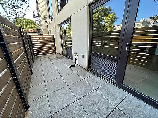 1st image of 557 4th Ave #208