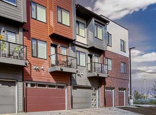 612 N Greenbriar Cmn NW, Calgary, AB T3B6J3