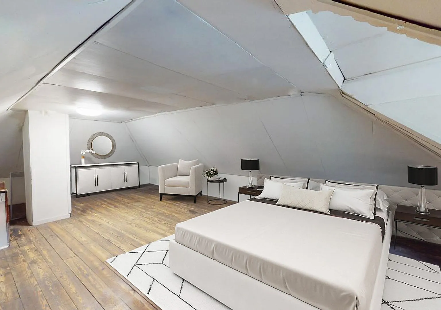Single Family House! 4 Bedrooms + 2 Full Baths + 4 Free Parking Spaces Available August 2027! — Photo 2