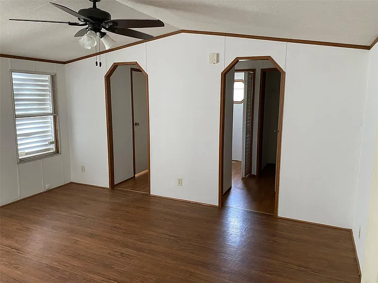 16066 North Loop Dr — Photo 4