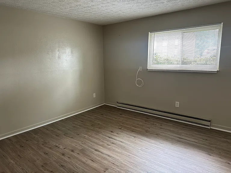 5476 Southgate Blvd — Photo 13