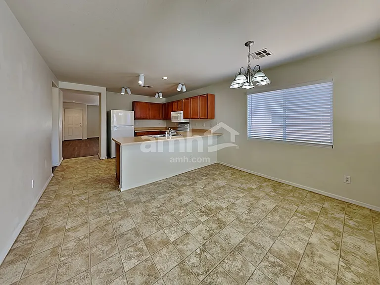 11635 W Retheford Rd — Photo 4