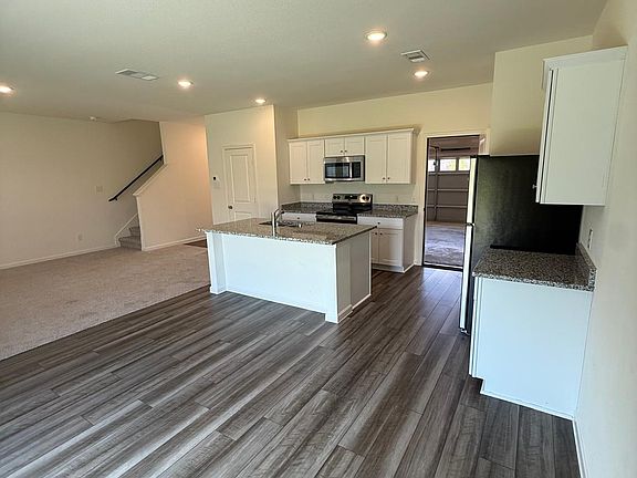 3rd image of 4414 Silverweed Ln