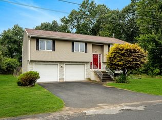 25 Loopley St, Ludlow, MA 01056