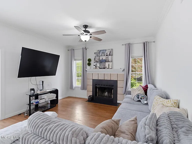 406 Burke Rd — Photo 10