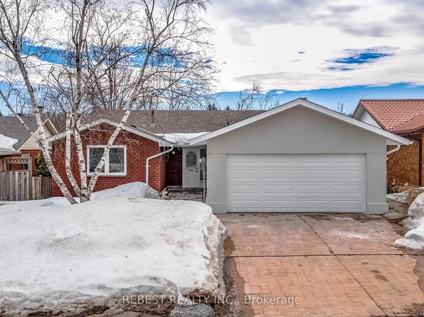 92 Lillian Cres, Barrie, ON L4N 5H7