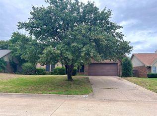 3220 Cliffview Dr, Corinth, TX 76210