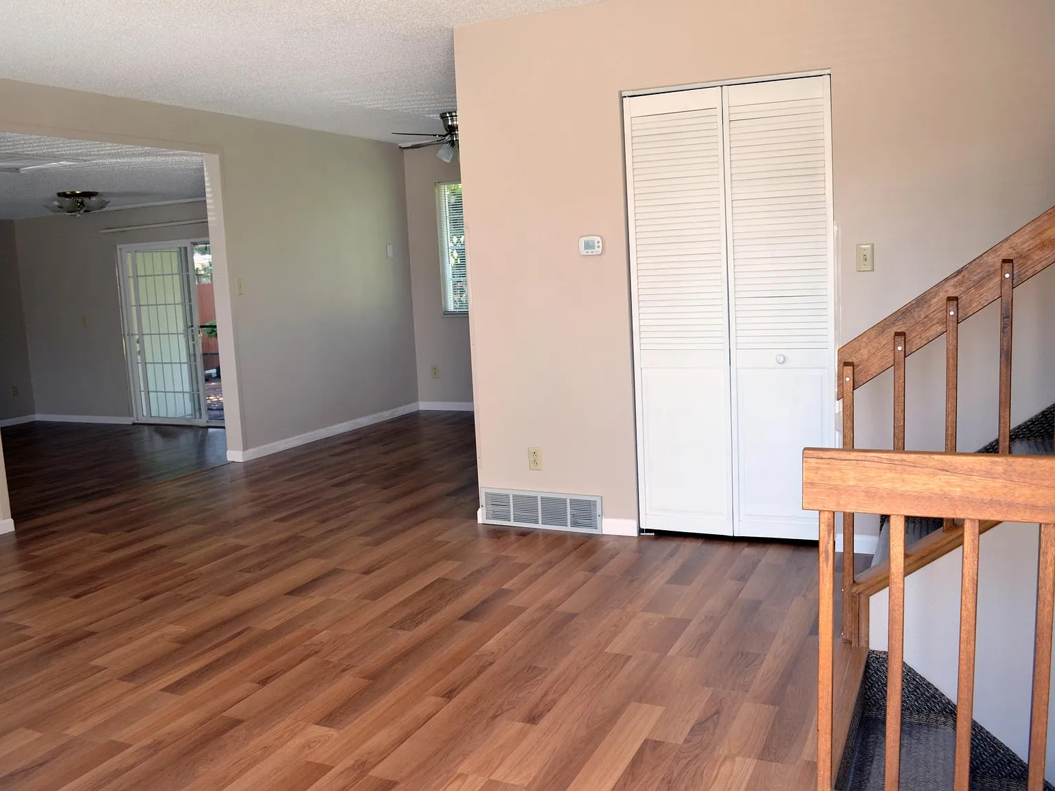 4 bed, 2000 sqft, $2,200 — Photo 3
