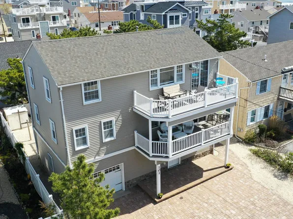 101 E Sailboat Ln, Brant Beach, NJ 08008