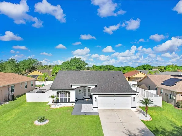814 Sand Ridge Dr, Valrico, FL 33594