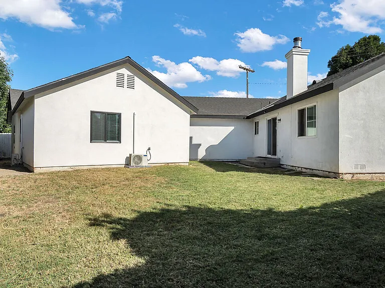 15559 Three Palms St — Photo 20