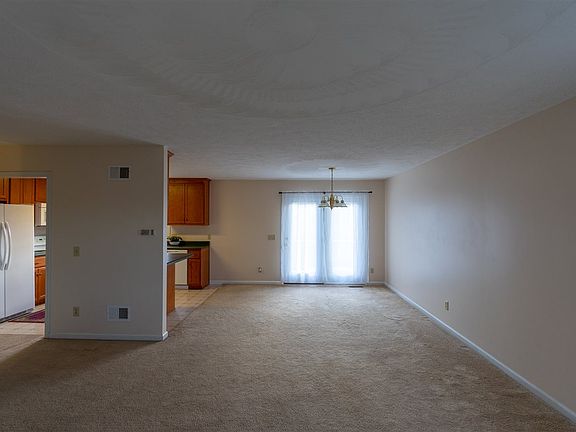 3rd image of 5945 W Donnagail Dr