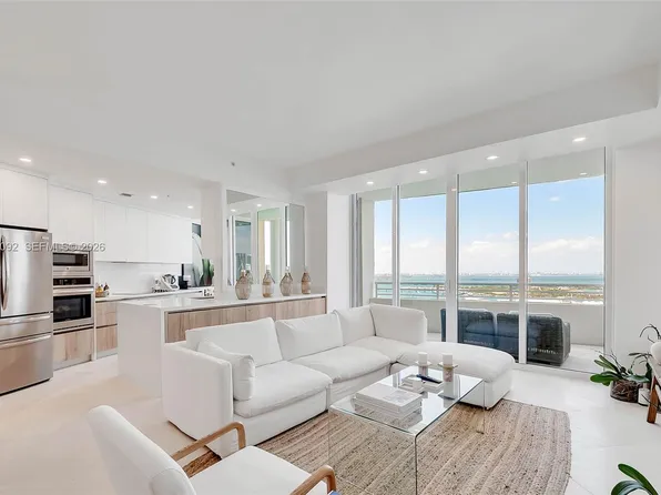 848 Brickell Key Dr APT 4002, Miami, FL 33131