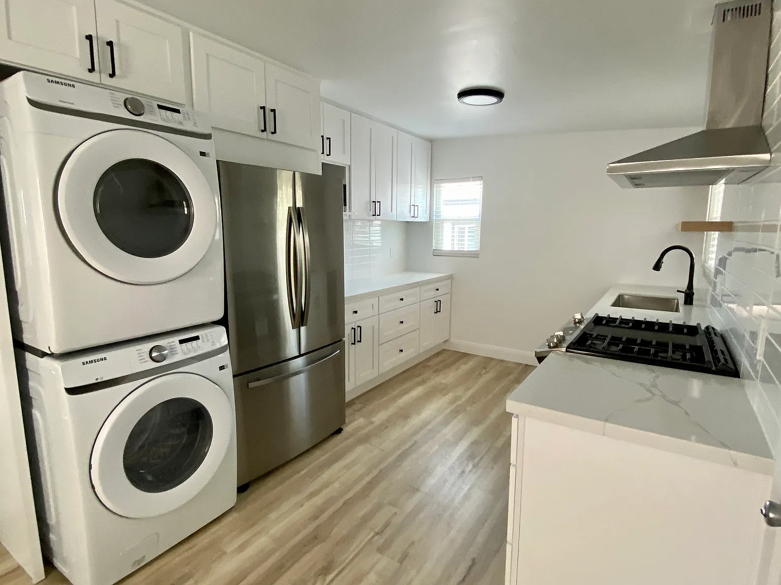 2 bed, 800 sqft, $2,895 — Photo 2