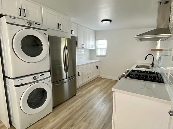 2nd image of 2622 N Lime Ave