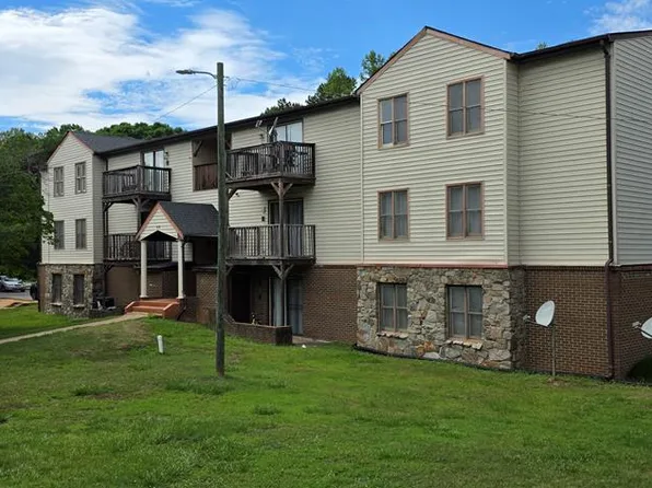 215A Seminole Trl, Danville, VA 24540
