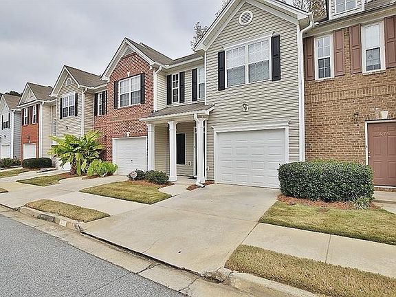 3rd image of 477 Lantern Wood Dr