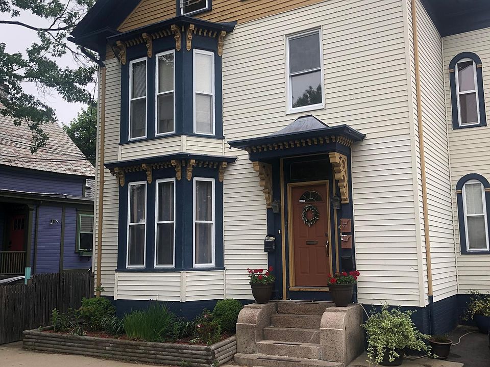 1st image of 26 Hammond St #3