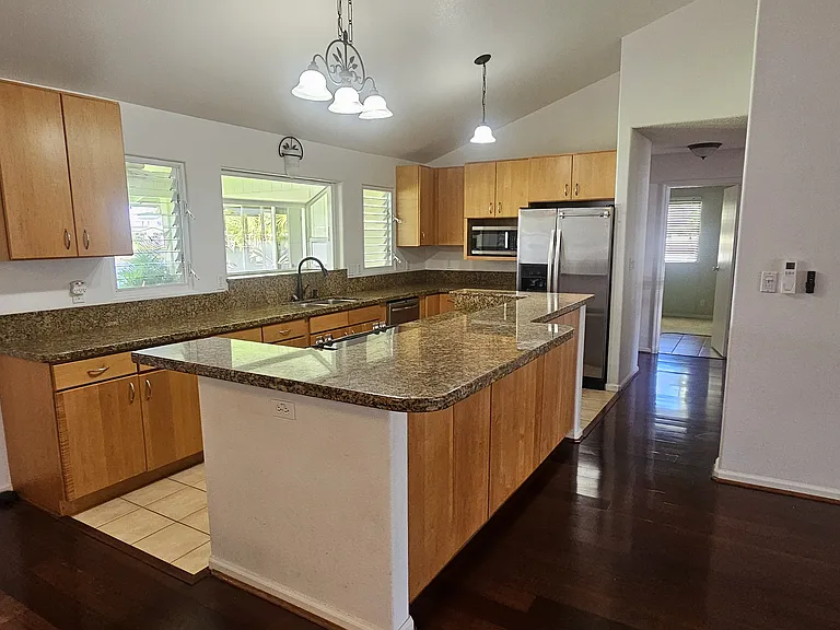 812 Halula Pl — Photo 4