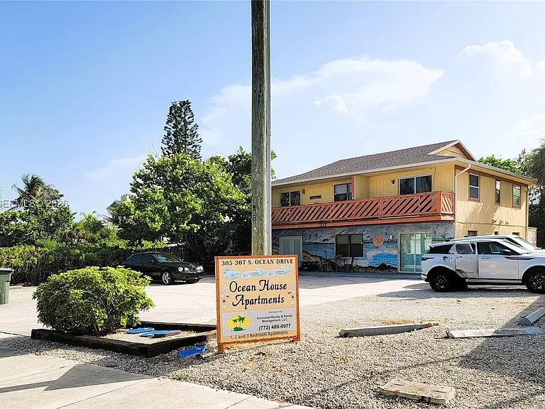 307 S Ocean Dr #B — Photo 3