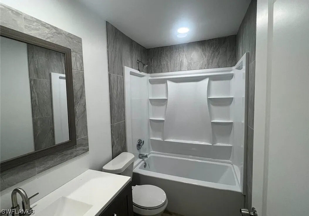 Carmen Ave - Fourplex — Photo 2