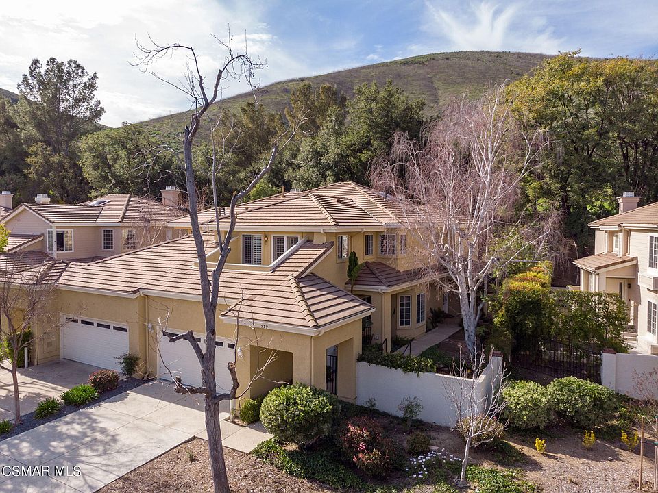 1st image of 979 Blue Mountain Cir