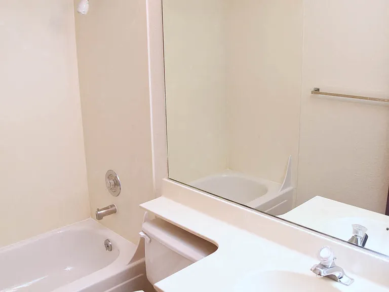 Parc Grand Apartments — Photo 15