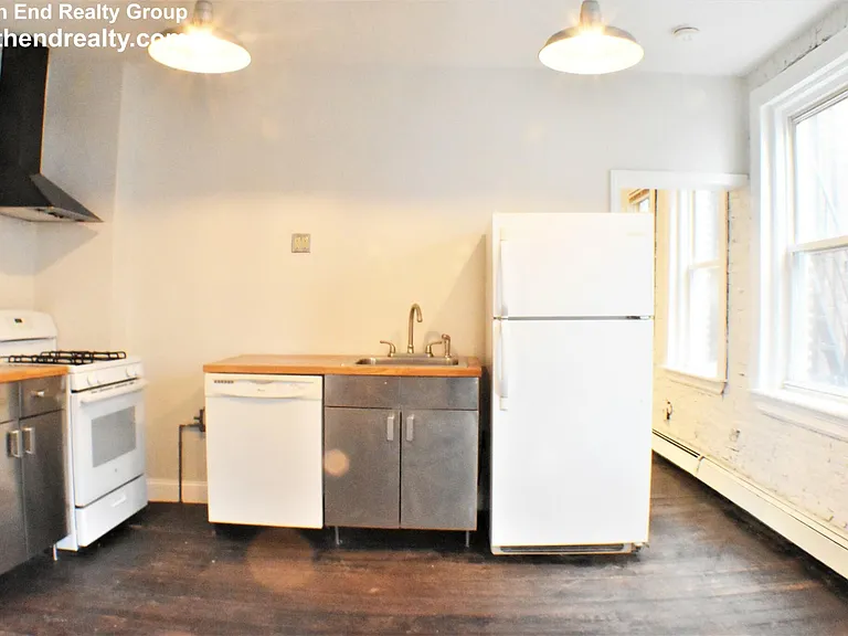 158 Salem St #4 — Photo 7