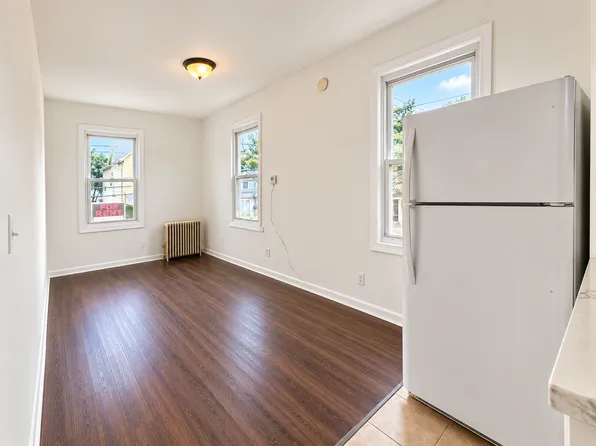 23 Home St, Somerset, NJ 08873