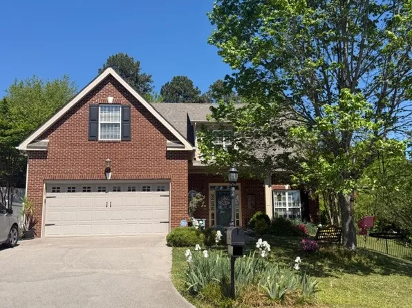 2807 Oakleigh Township Dr, Knoxville, TN 37921