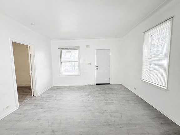 3rd image of 427 Bronson Ave #1