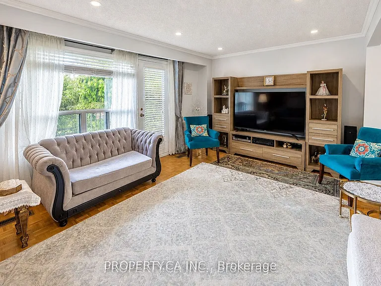 209 Castle Rock Dr #1 — Photo 11