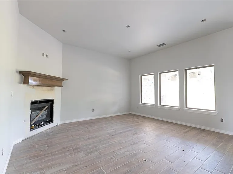 3805 Lleyton Dr — Photo 4