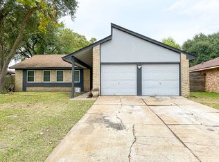 2312 Colonial Ct S, League City, TX 77573