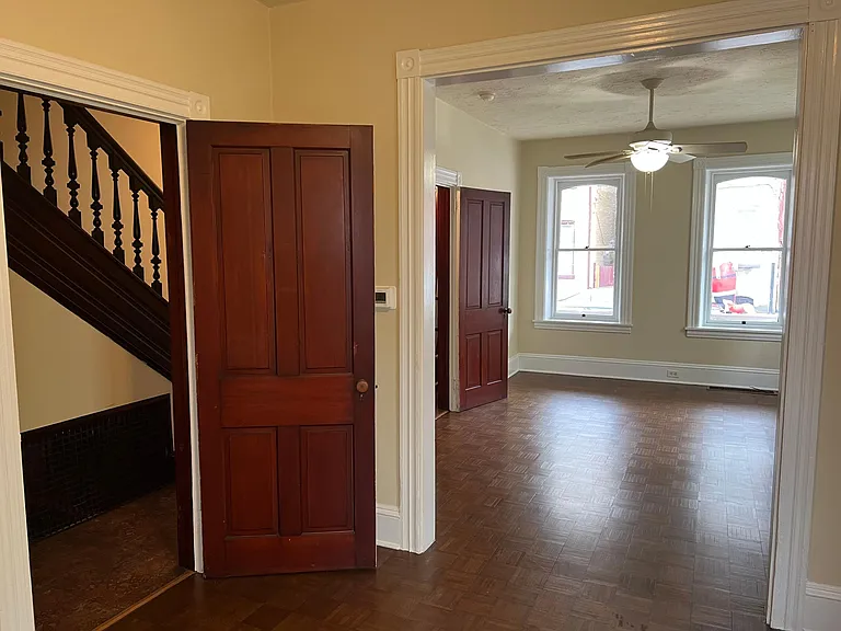 440 W Vine St — Photo 8